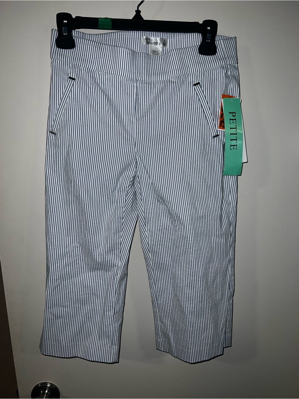 89th & Madison Petite White and Navy Pinstripe Capris
